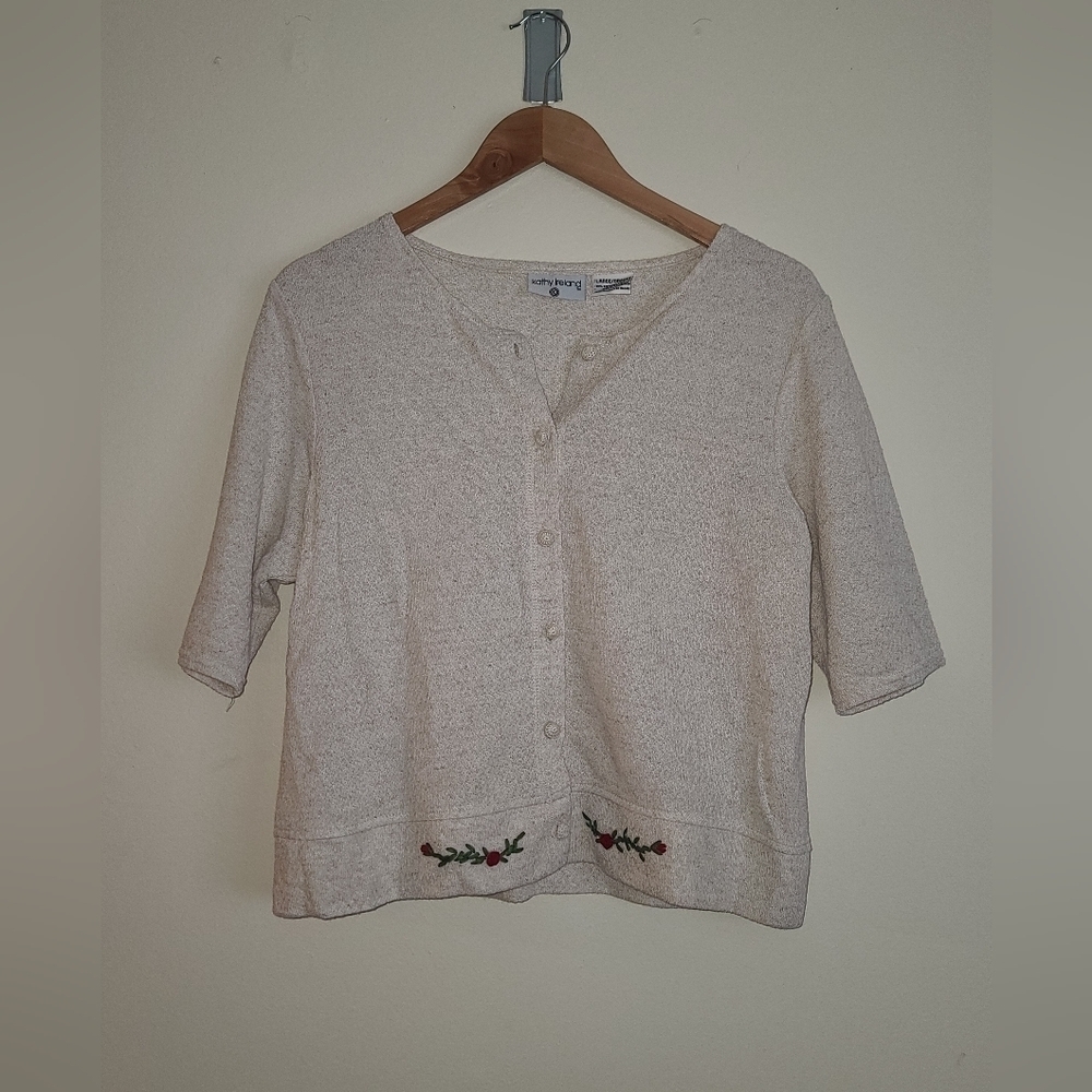 Kathy Ireland short sleeve button embordered blouse sz L